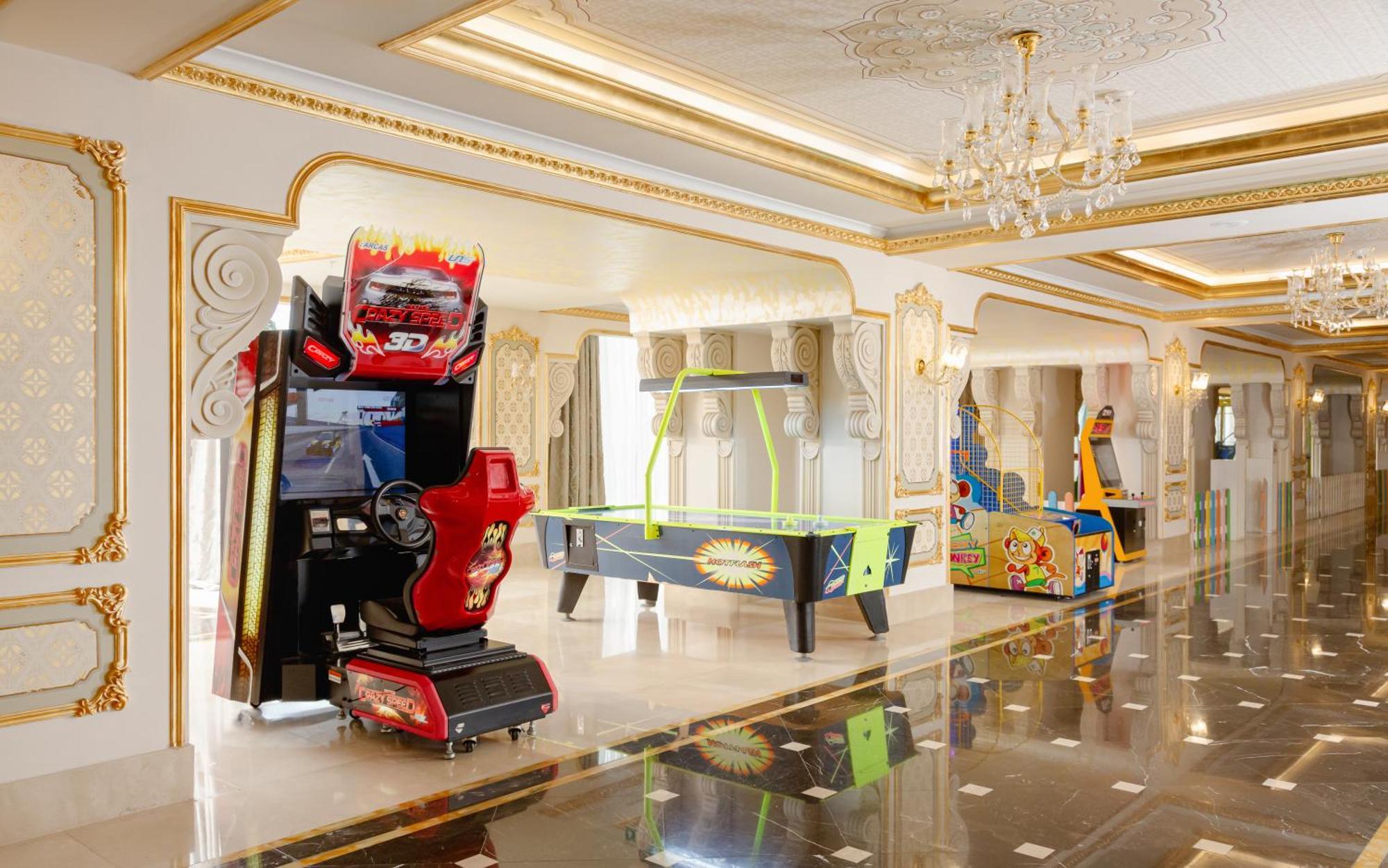 Shamakhi Palace Sharadil Seredil Exterior photo The arcade at the hotel